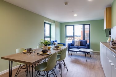 Silver En Suite - Image 4